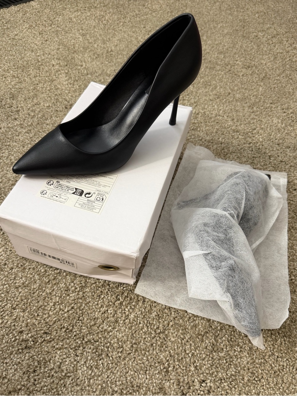 Elegant Black Pointed Toe Stiletto Pump